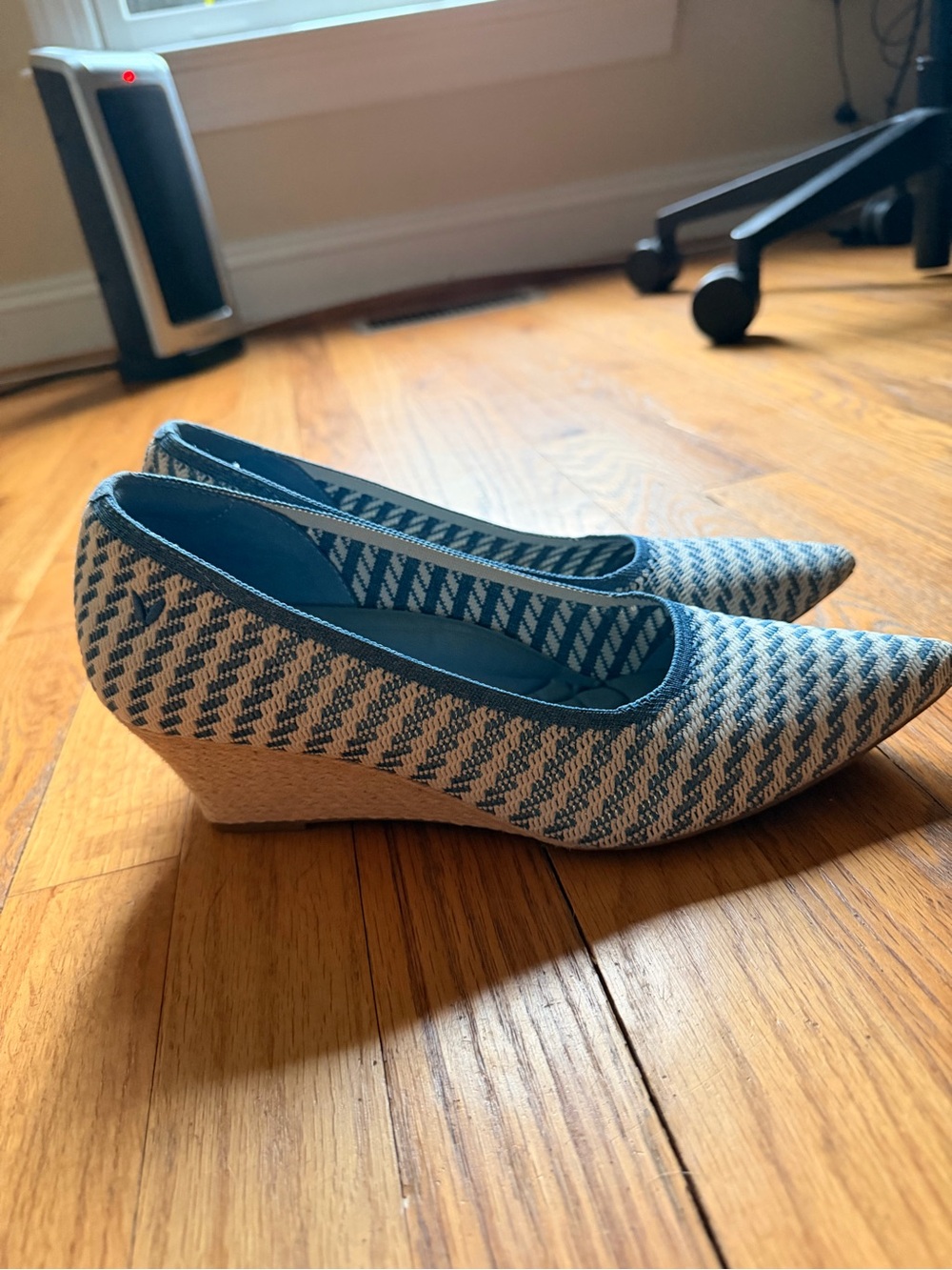 Vivaia Pointed-Toe Wedge Heels Bundle (2 Pairs) - Size 40 - Picture 6 of 8